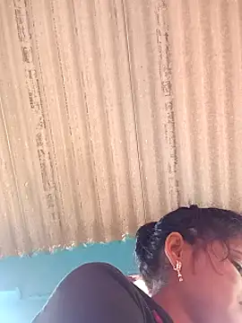 Webcam Model (Rubi12A) is live