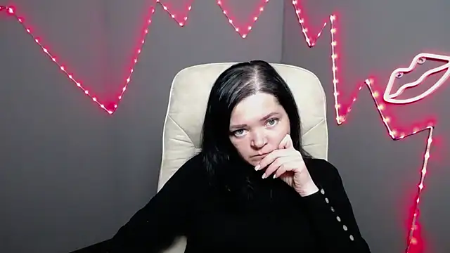 LauraFinn webcam stripchat model stream image