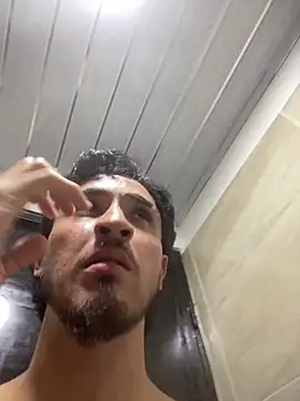 kriss_edwards (M twink) - body oil  kriss