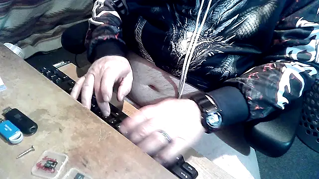 oldmanphlwiss (M grandpa) - #american #bisexuals #blondes #cam2cam #chunky #grandpas #hairy #hairy-armpits #handjob #masturbation #middle-priced-privates #mustache #office #sex-toys #small-audience #small-cock #striptease #twerk #white