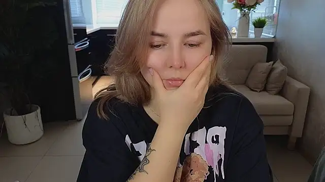 mira_mermayd (F young) - fucking a juicy pussy with a dildo