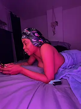 TheRealOshunQueen from StripChat is Freechat