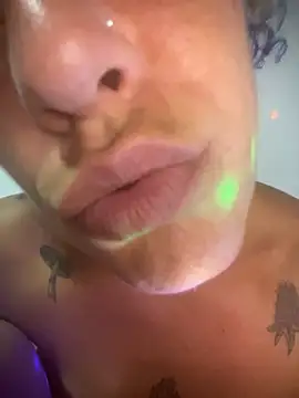 salytredelmonte - SalyTredelMonte's free webcam - UK Sex Cams