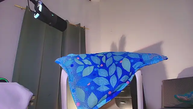 heaven_puertas1 - Heaven_puertas1's free webcam - UK Sex Cams