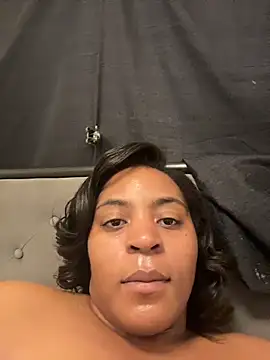 prettlovely14 - Prettlovely14's free webcam