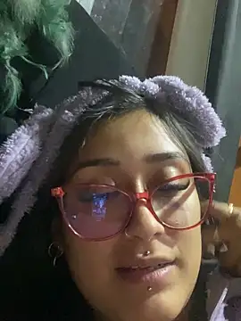 Webcam Model (Felinamiau) is live