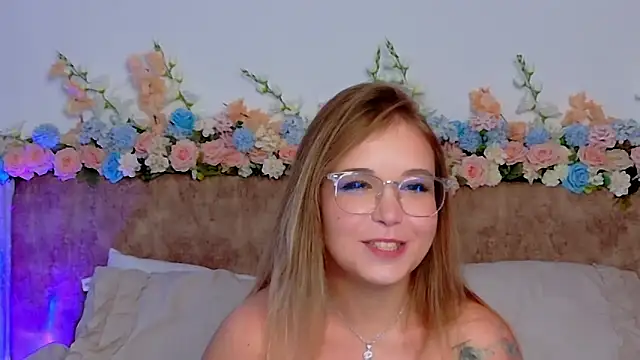 lilith_bonheur - Lilith_Bonheur's free webcam - UK Sex Cams