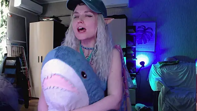 mischellemeow13 - Mischellemeow13's free webcam