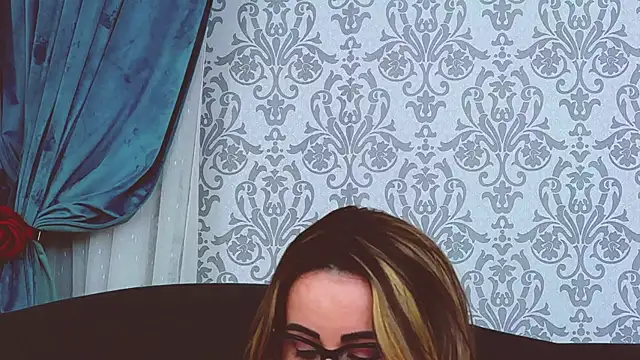 firsttimepam - FirstTimePam's free webcam