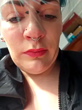 pinkthehawk - PinkTheHawk's free webcam - UK Sex Cams