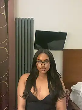 Realriyaaa live sex cam