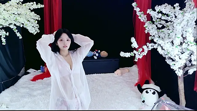 美女Banana-Milk69在线直播