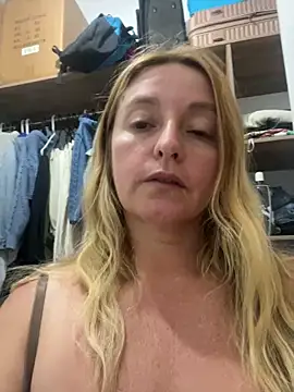 moniquerainx - Moniquerainx's free webcam