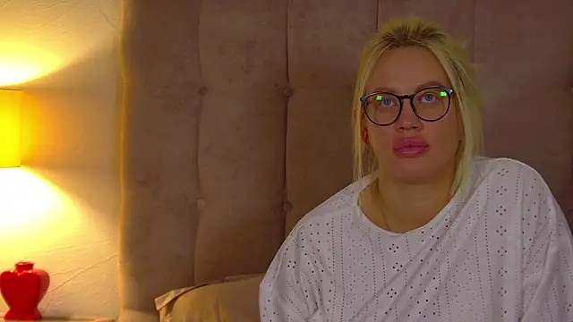 marianeumann (F young) - 🔥You choose my move