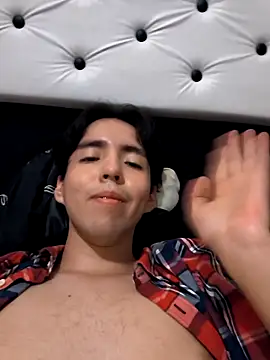 lucca__555 (M twink) - chill and cum here... can talk/ dance ;3