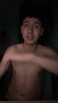 Stiven_017 Live Webcam on Stripchat