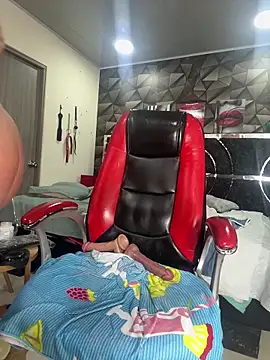 Webcam Model (alexa_fiore01)  is live.Free join now!