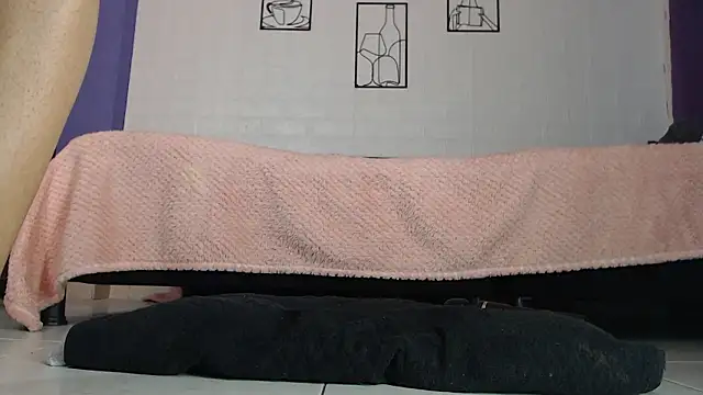 skinny_yizz - Skinny_Yizz's free webcam - UK Sex Cams