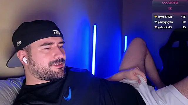 dominanttheo (Ask my age) - im horny