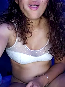 violethroos - Violethroos's free webcam - UK Sex Cams