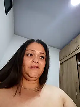 Julieta_BBW webcam