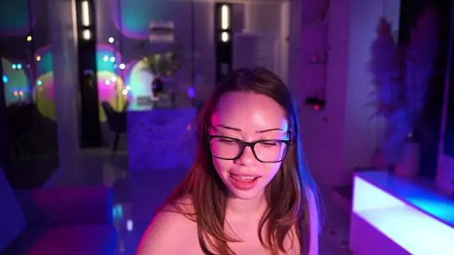 vixenmia - VixenMia's free webcam - UK Sex Cams