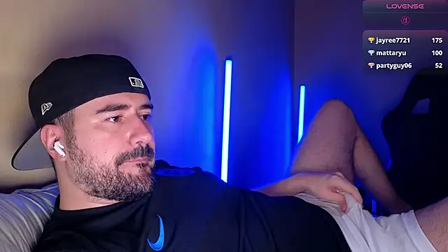 dominanttheo (Ask my age) - im horny