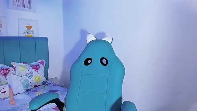 _vaiolet_owo - _vaiolet_owo's free webcam - UK Sex Cams