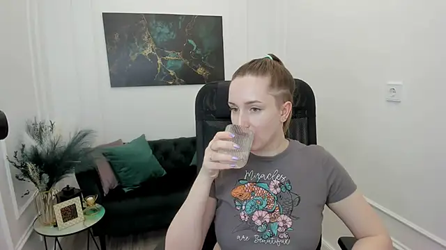 caseyterini - CaseyTerini's free webcam