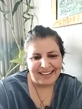 Webcam Model (Jann_Riya333)  is live.Free join now!