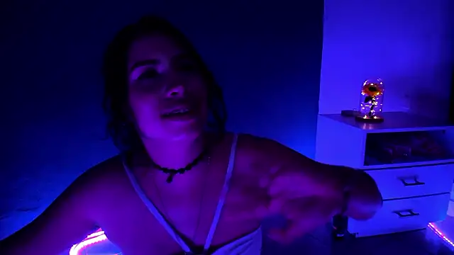 purplay_98 - Purplay_98's free webcam