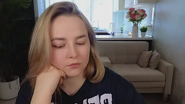 mira_mermayd - Mira_Mermayd's free webcam