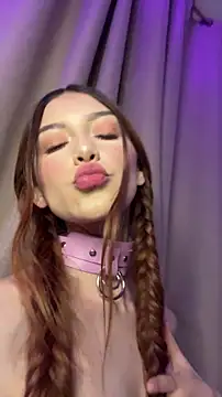 honeyweebsss - HoneyWeebsss's free webcam