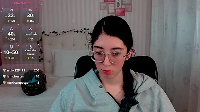 emmalove_doll - Emmalove_doll's free webcam