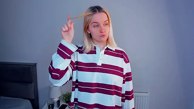 aveiinastromain - AveIinaStromain's free webcam