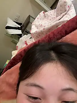 美女LXR77887在线直播