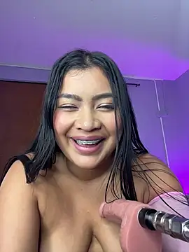 LunaaRosse from StripChat is Freechat