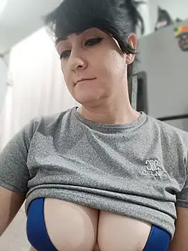 Webcam Model (taaliaxxx) is live