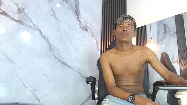 tonnymarck (M twink) - naked bby