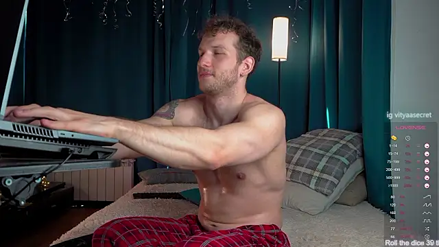 viktorsecret (M young) - naked and chest oil