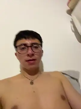 camirojas_boy (M young) - Hand into ass 🫱🏼🍑🥴