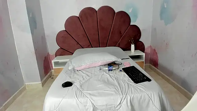 kami_hugeass - KAMI_HUGEASS's free webcam