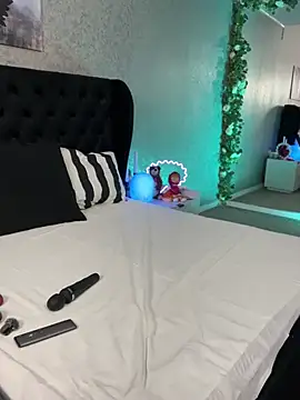 selenadaze - SelenaDaze's free webcam