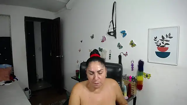 mature_bigboobs10 - Mature_bigboobs10's free webcam