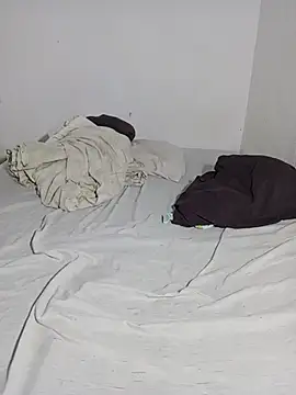 KarameloVzla Live Webcam on Stripchat