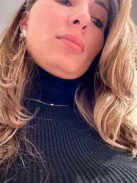 Webcam Model (Wonder_Kari)  is live.Free join now!