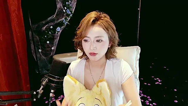 美女Lady-Mia777在线直播