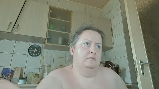 My back hurts.slow move  #milf   #mature #bbw #squirt #belly #bigboobs #lovense  #smoke  #spit  