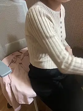 Mina048's Stripchat show and profile