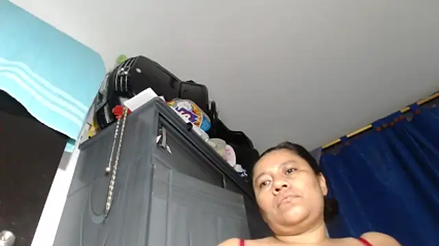 adrixxx38 - Adrixxx38's free webcam